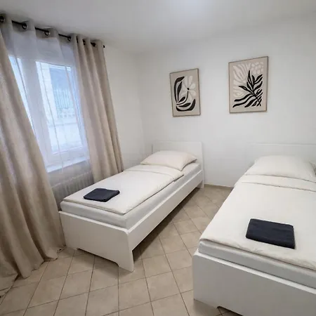 Ehrenbreitstein Perfect For Workers & Groups Apartment